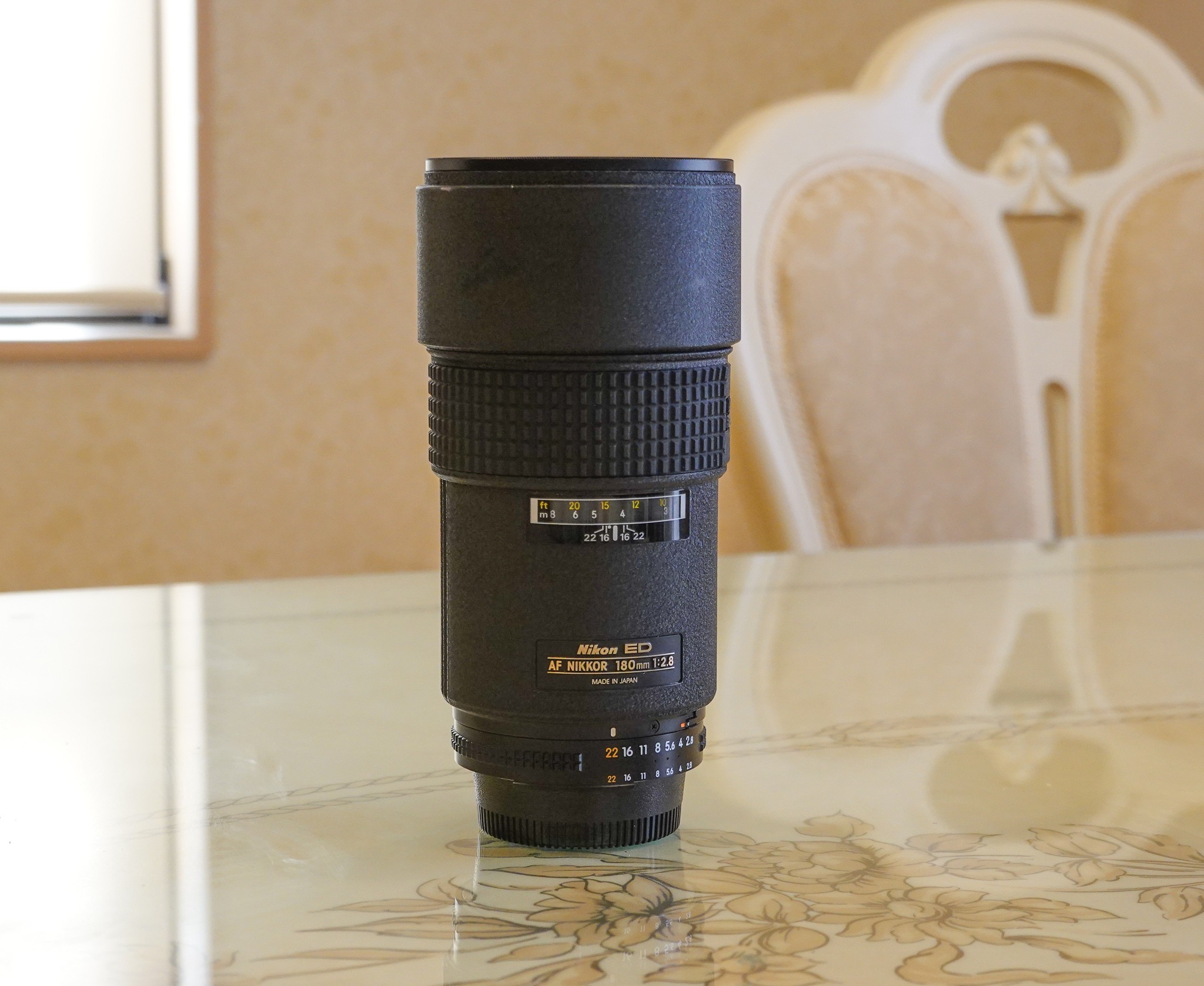 フィルム時代の銘玉「Ai AF NIKKOR 180mm F2.8 ED」は小型軽量で優れた ...